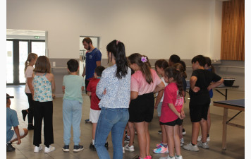 🏓 LE TT REIGNAC À LA RENCONTRE DES ÉLÈVES DE L’ÉCOLE PRIMAIRE DE MERCUÈS !