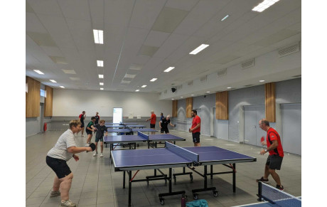 🎾 Mercredi 23 juillet – 2ᵉ session d’été Ping : cette fois en intérieur à cause de la pluie !